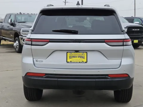 More photos of 2025 Jeep Grand Cherokee Altitude X at Nottingham Chrysler Dodge Jeep Ram of Sulphur Springs, TX