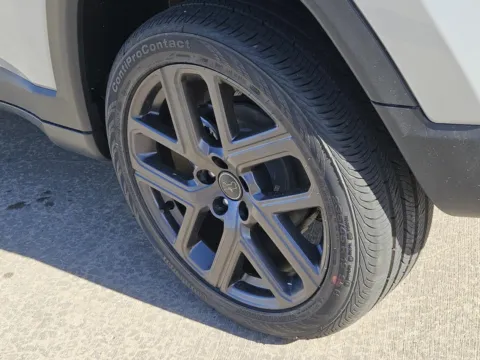 More photos of 2026 Jeep Compass Latitude Altitude at Nottingham Chrysler Dodge Jeep Ram of Sulphur Springs, TX