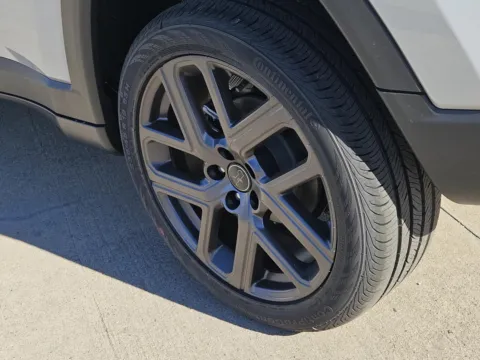 More photos of 2026 Jeep Compass Latitude Altitude at Nottingham Chrysler Dodge Jeep Ram of Sulphur Springs, TX