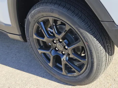 More photos of 2026 Jeep Compass Latitude Altitude at Nottingham Chrysler Dodge Jeep Ram of Sulphur Springs, TX