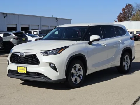 Another view of 2020 Toyota Highlander LE for sale in Sulphur Springs, TX at Nottingham Chrysler Dodge Jeep Ram of Sulphur Springs