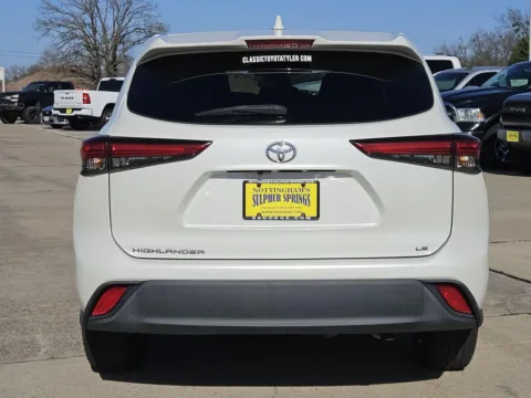 More photos of 2020 Toyota Highlander LE at Nottingham Chrysler Dodge Jeep Ram of Sulphur Springs, TX