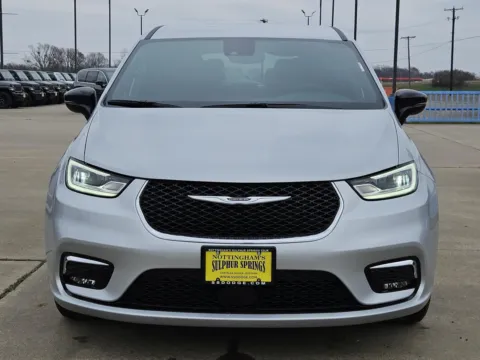 Photos of 2026 Chrysler Pacifica Select for sale in Sulphur Springs, TX at Nottingham Chrysler Dodge Jeep Ram of Sulphur Springs