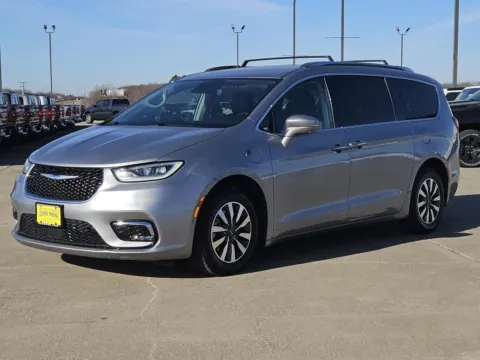 Another view of 2021 Chrysler Pacifica Hybrid Touring L for sale in Sulphur Springs, TX at Nottingham Chrysler Dodge Jeep Ram of Sulphur Springs