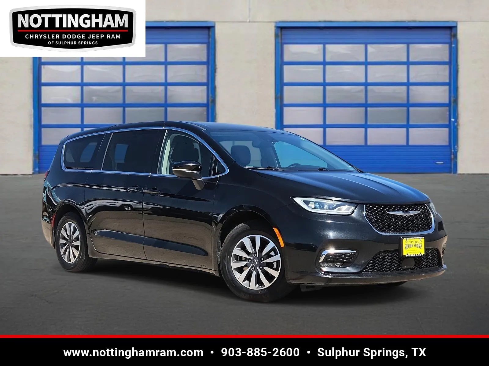 Black 2023 Chrysler Pacifica Hybrid Touring L for sale in Sulphur Springs, TX
