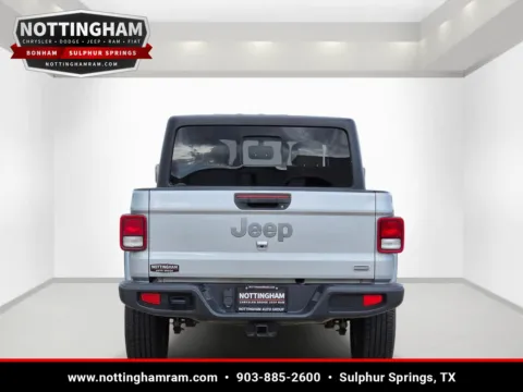 More photos of 2022 Jeep Gladiator Overland at Nottingham Chrysler Dodge Jeep Ram of Sulphur Springs, TX