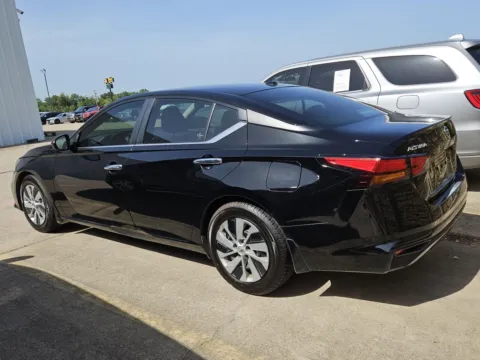 More photos of 2020 Nissan Altima 2.5 S at Nottingham Chrysler Dodge Jeep Ram of Sulphur Springs, TX