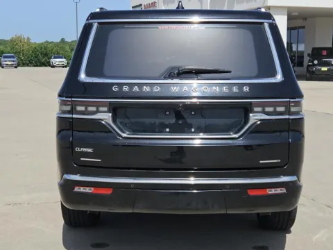 More photos of 2022 Jeep Grand Wagoneer Series III at Nottingham Chrysler Dodge Jeep Ram of Sulphur Springs, TX