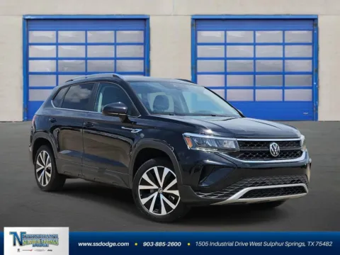 Red 2024 Volkswagen Taos SE for sale in Sulphur Springs, TX