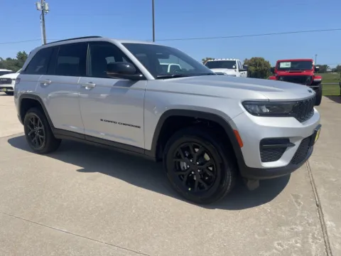 Silver 2025 Jeep Grand Cherokee Altitude X for sale in Sulphur Springs, TX
