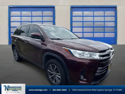 Red 2019 Toyota Highlander XLE for sale in Sulphur Springs, TX