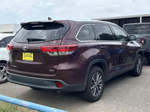 Photos of 2019 Toyota Highlander XLE for sale in Sulphur Springs, TX at Nottingham Chrysler Dodge Jeep Ram of Sulphur Springs