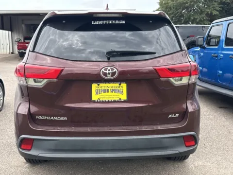 Another view of 2019 Toyota Highlander XLE for sale in Sulphur Springs, TX at Nottingham Chrysler Dodge Jeep Ram of Sulphur Springs