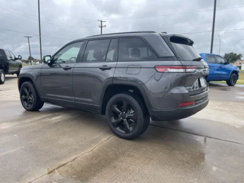 More photos of 2025 Jeep Grand Cherokee Limited at Nottingham Chrysler Dodge Jeep Ram of Sulphur Springs, TX