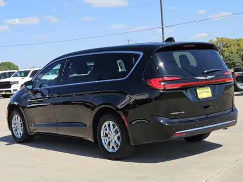 Another view of 2026 Chrysler Pacifica Select for sale in Sulphur Springs, TX at Nottingham Chrysler Dodge Jeep Ram of Sulphur Springs