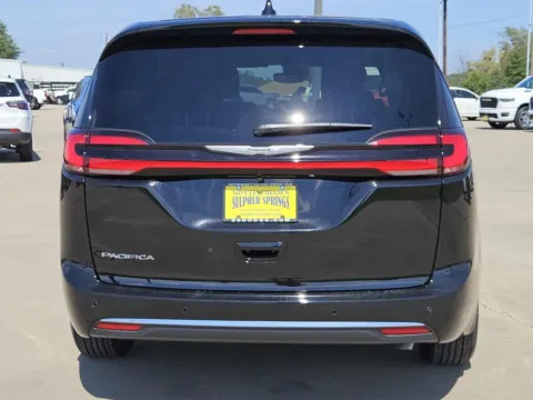 More photos of 2026 Chrysler Pacifica Select at Nottingham Chrysler Dodge Jeep Ram of Sulphur Springs, TX