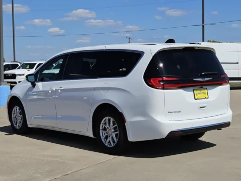 Another view of 2026 Chrysler Pacifica Select for sale in Sulphur Springs, TX at Nottingham Chrysler Dodge Jeep Ram of Sulphur Springs