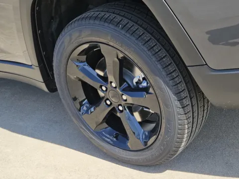 More photos of 2025 Jeep Grand Cherokee L Limited at Nottingham Chrysler Dodge Jeep Ram of Sulphur Springs, TX