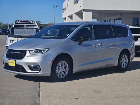 Another view of 2026 Chrysler Pacifica Select for sale in Sulphur Springs, TX at Nottingham Chrysler Dodge Jeep Ram of Sulphur Springs