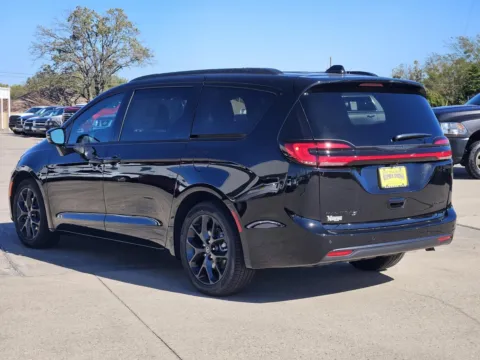 More photos of 2026 Chrysler Pacifica Limited at Nottingham Chrysler Dodge Jeep Ram of Sulphur Springs, TX