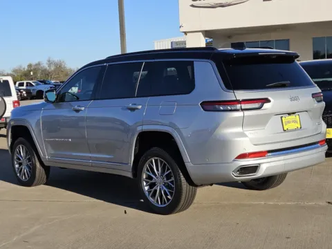Another view of 2025 Jeep Grand Cherokee L Summit for sale in Sulphur Springs, TX at Nottingham Chrysler Dodge Jeep Ram of Sulphur Springs