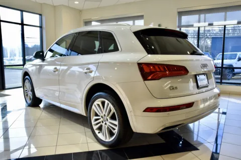 More photos of 2020 Audi Q5 quattro Prestige 45 TFSI at European Motorcars, CT