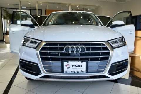 Photos of 2020 Audi Q5 quattro Prestige 45 TFSI for sale in Middletown, CT at European Motorcars