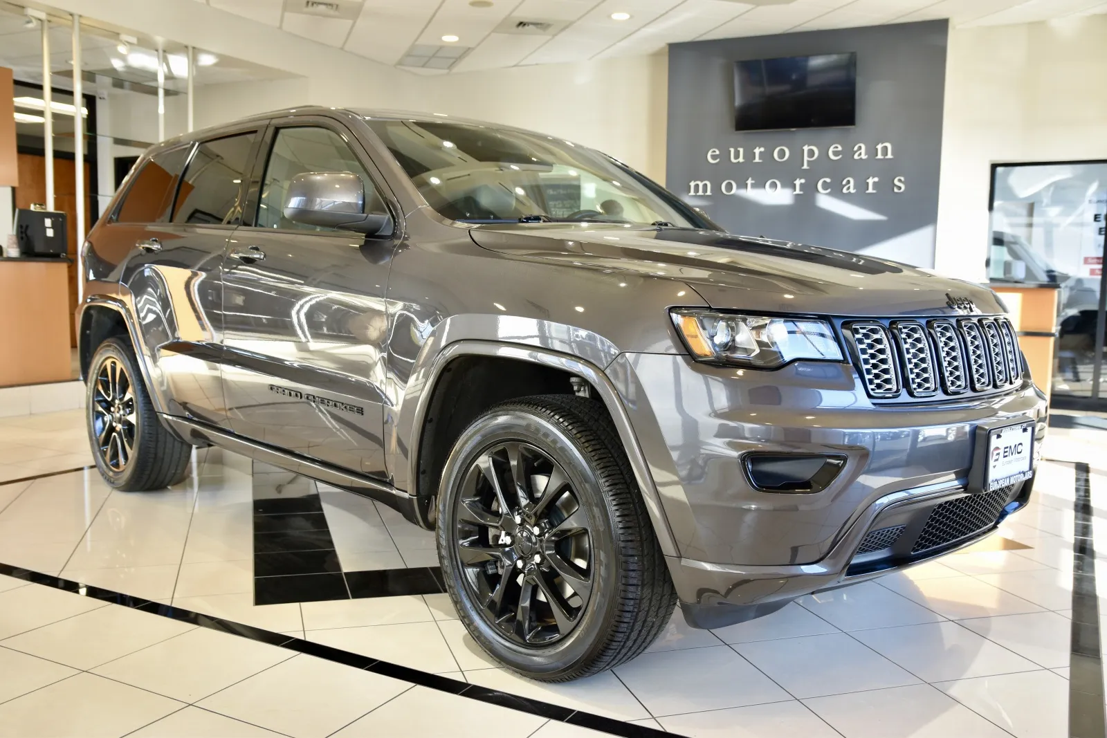 Gray 2021 Jeep Grand Cherokee Laredo X for sale in Middletown, CT