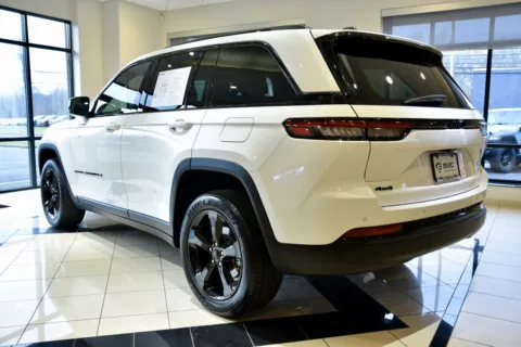 More photos of 2023 Jeep Grand Cherokee Altitude at European Motorcars, CT