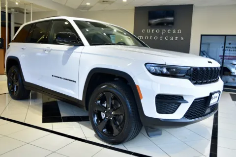 White 2023 Jeep Grand Cherokee Altitude for sale in Middletown, CT