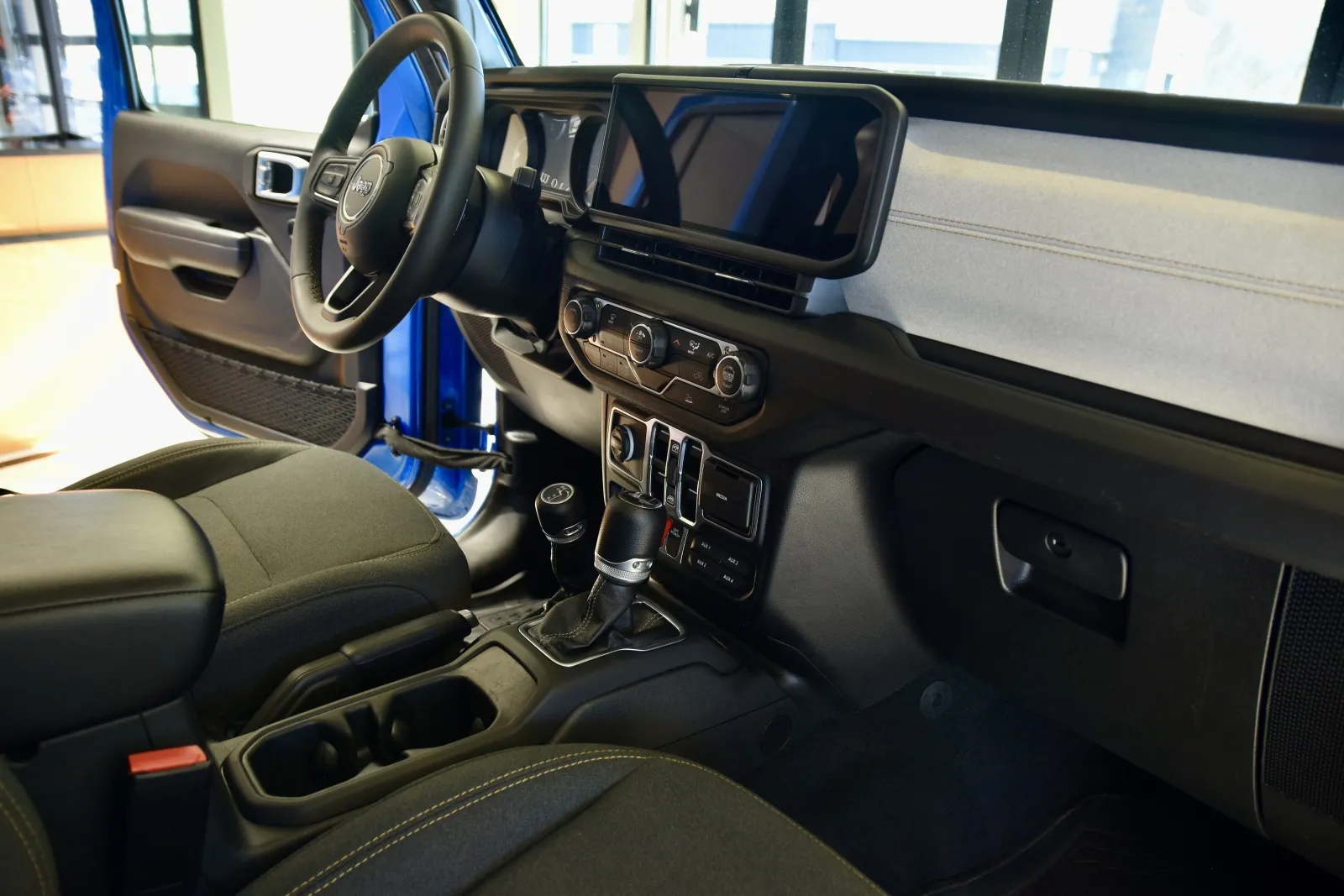 2024 Jeep Wrangler 4-Door Willys - Photo 24