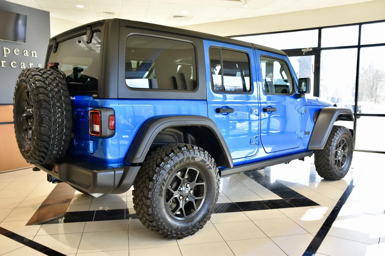 2024 Jeep Wrangler 4-Door Willys - Photo 6