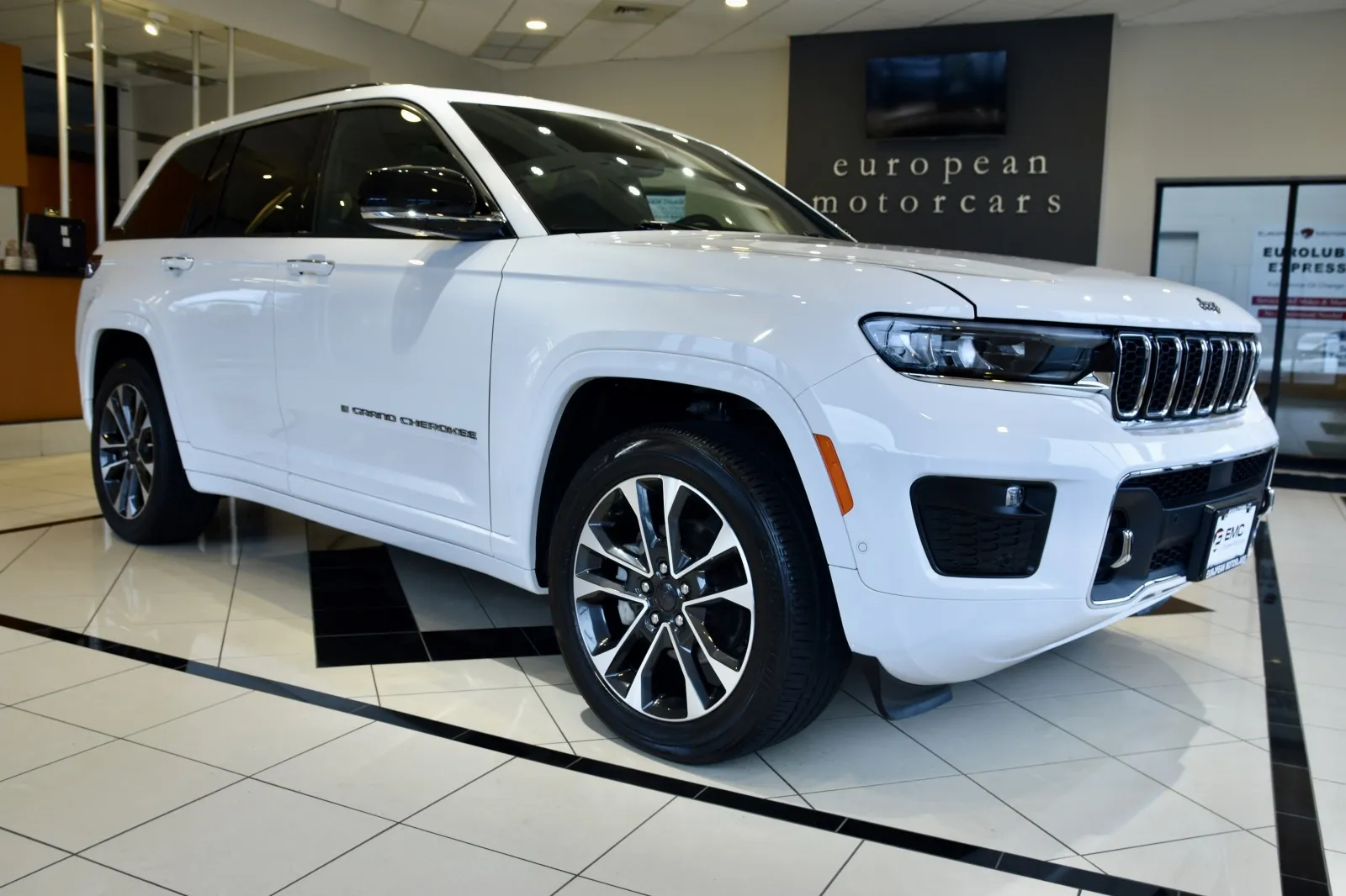 White 2023 Jeep Grand Cherokee Overland for sale in Middletown, CT
