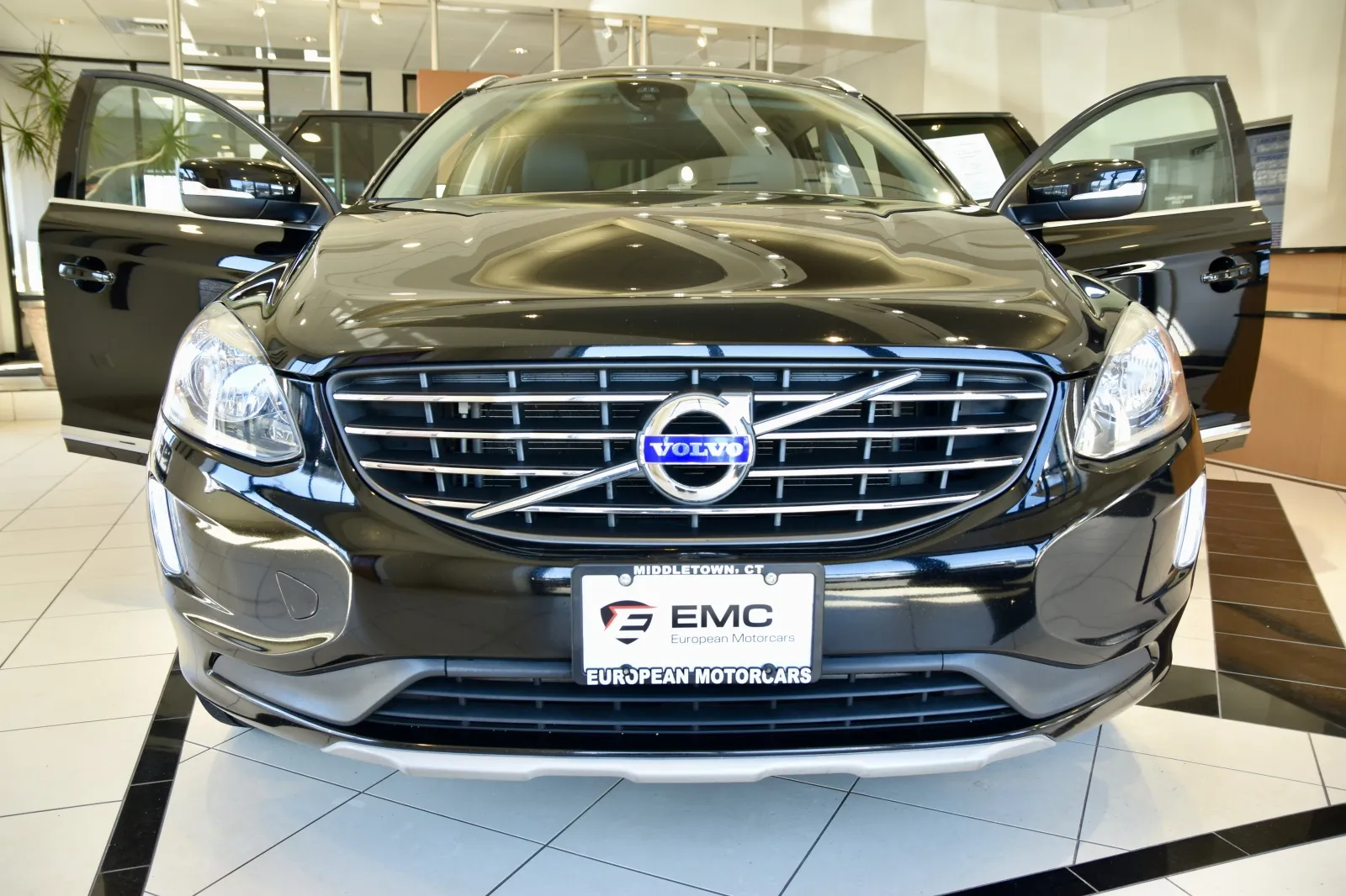 Photos of 2016 Volvo XC60 T5 Premier for sale in Middletown, CT at European Motorcars