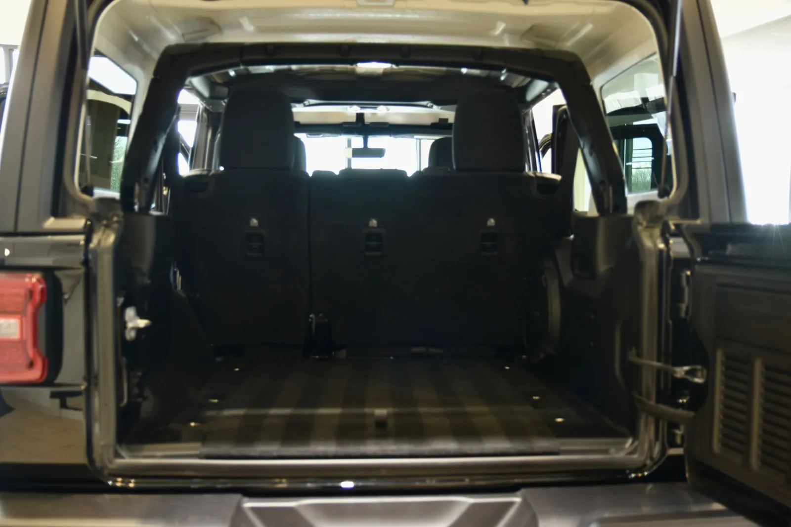 2022 Jeep Wrangler Unlimited Sahara - Photo 22
