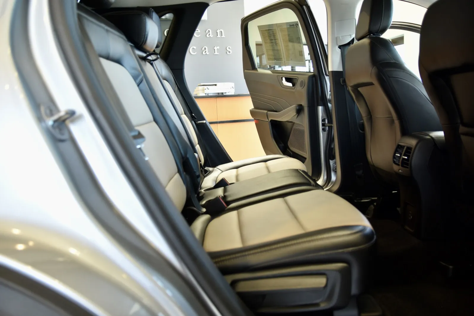 2022 Ford Escape Titanium - Photo 24