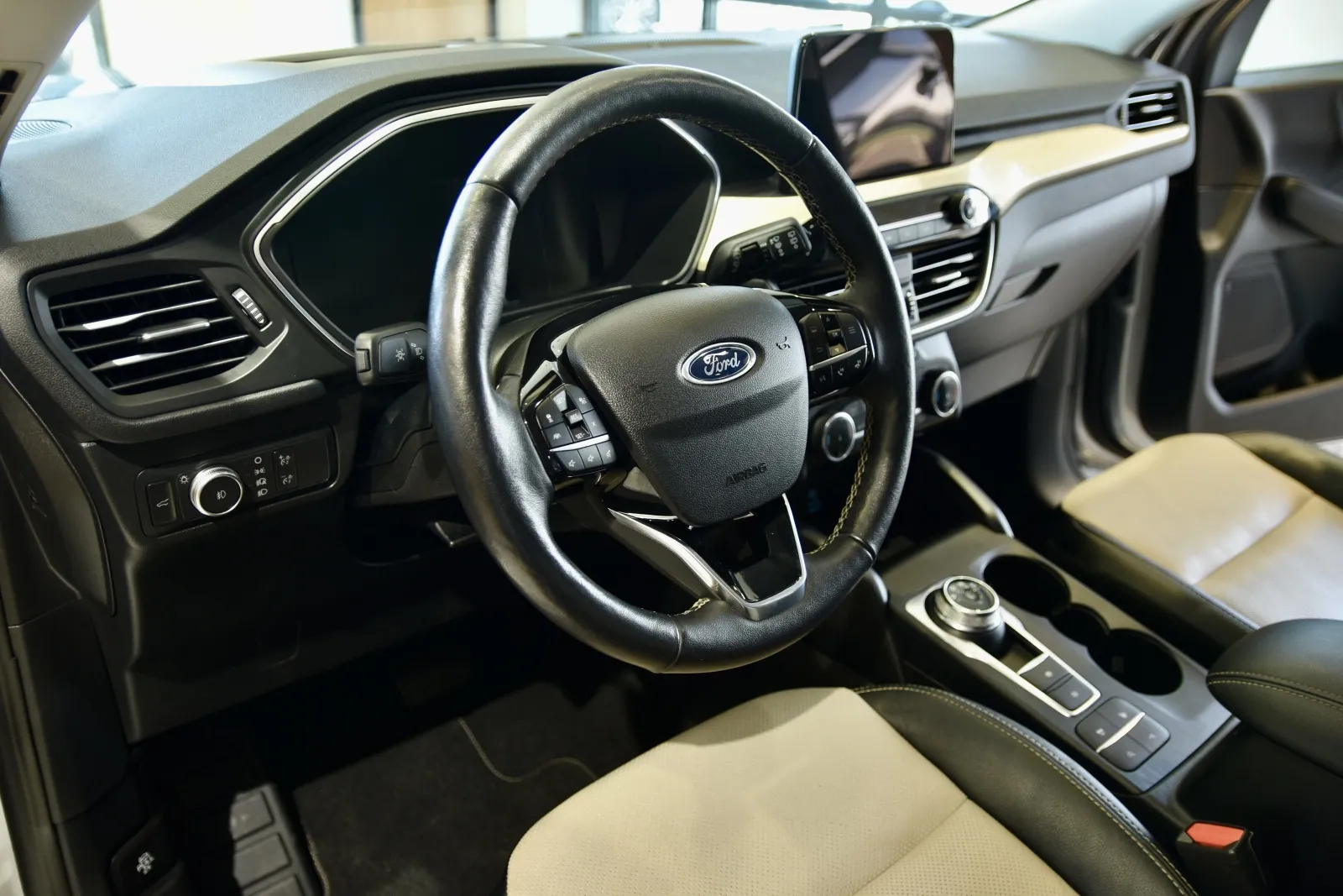 2022 Ford Escape Titanium - Photo 12