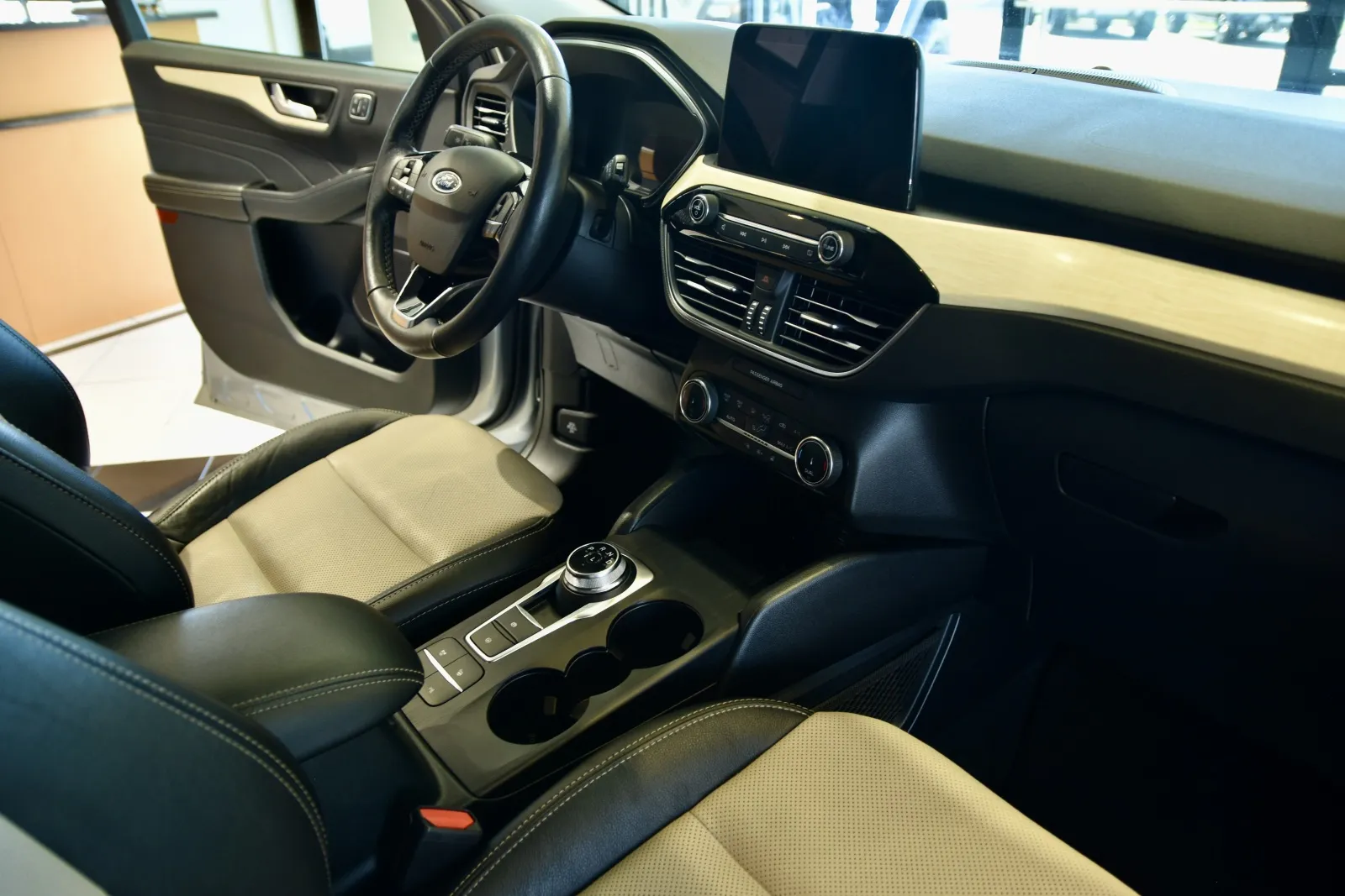 2022 Ford Escape Titanium - Photo 26