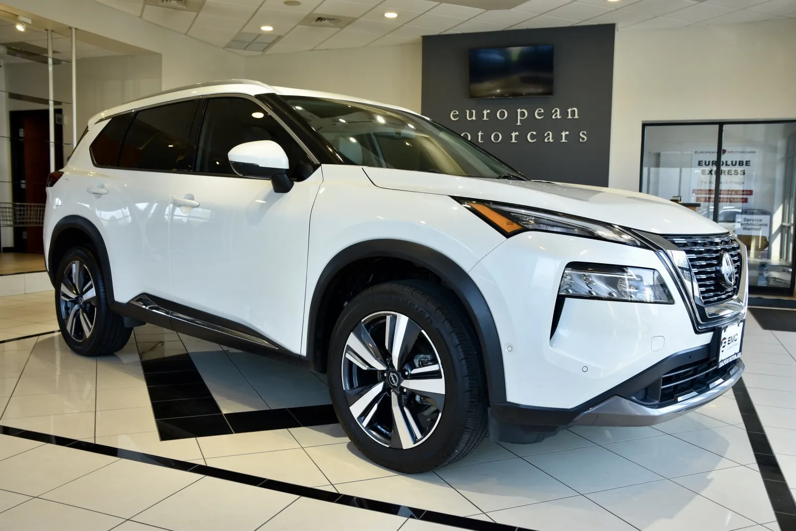 White 2023 Nissan Rogue SL for sale in Middletown, CT