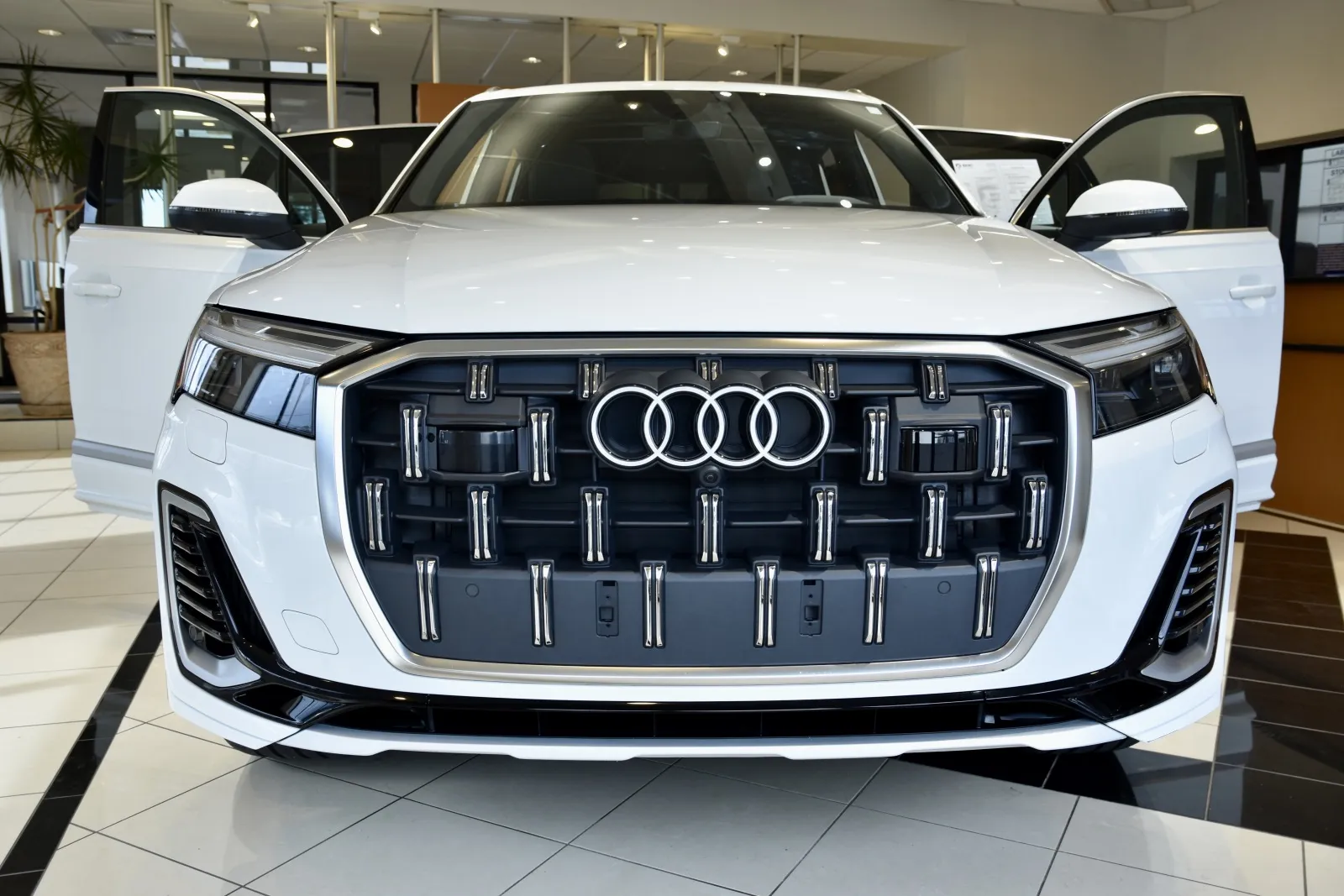 Photos of 2025 Audi Q7 quattro Premium Plus 55 TFSI for sale in Middletown, CT at European Motorcars