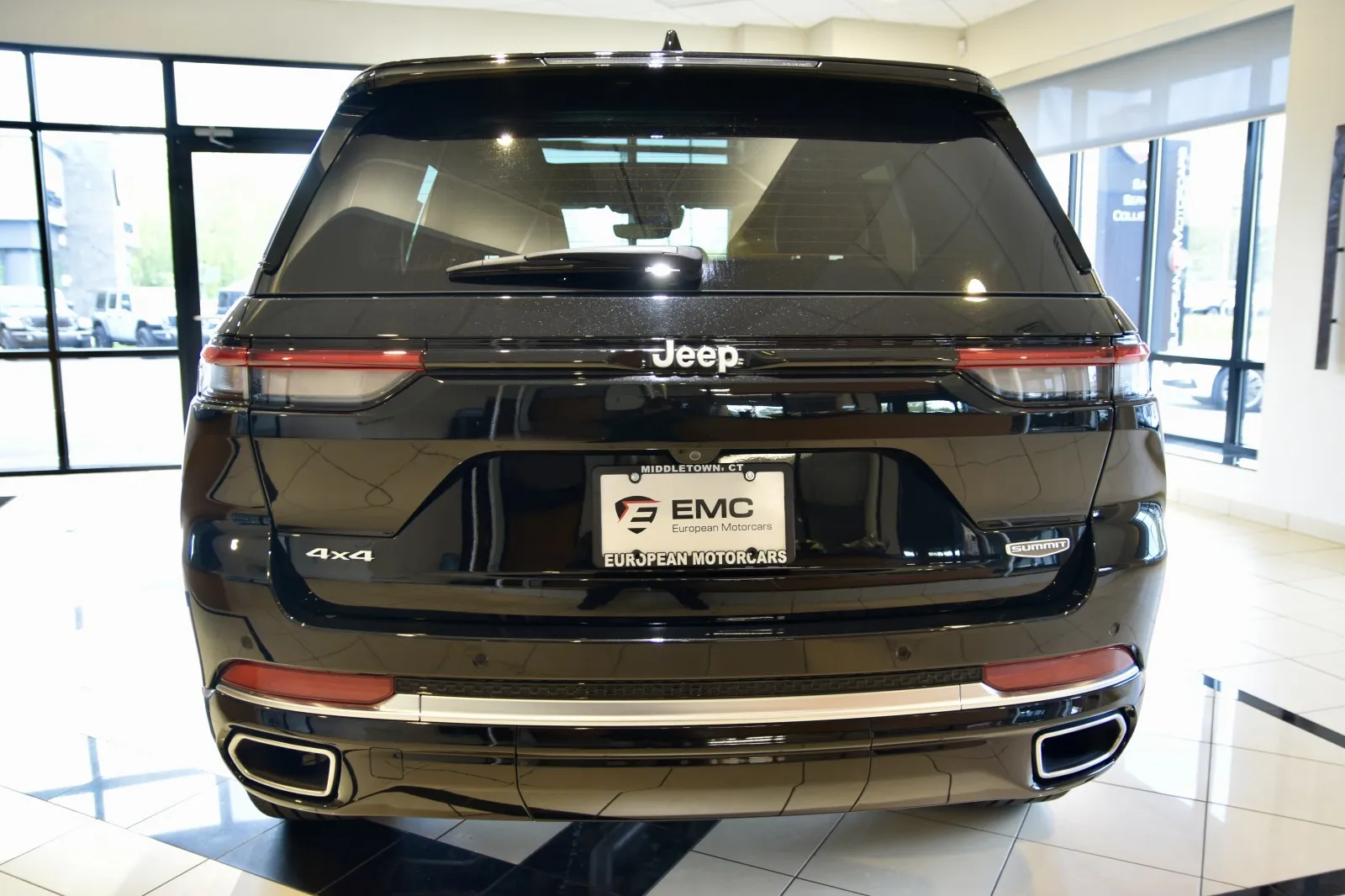 More photos of 2025 Jeep Grand Cherokee Summit at European Motorcars, CT
