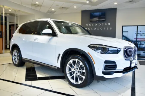 White 2022 BMW X5 xDrive40i for sale in Middletown, CT