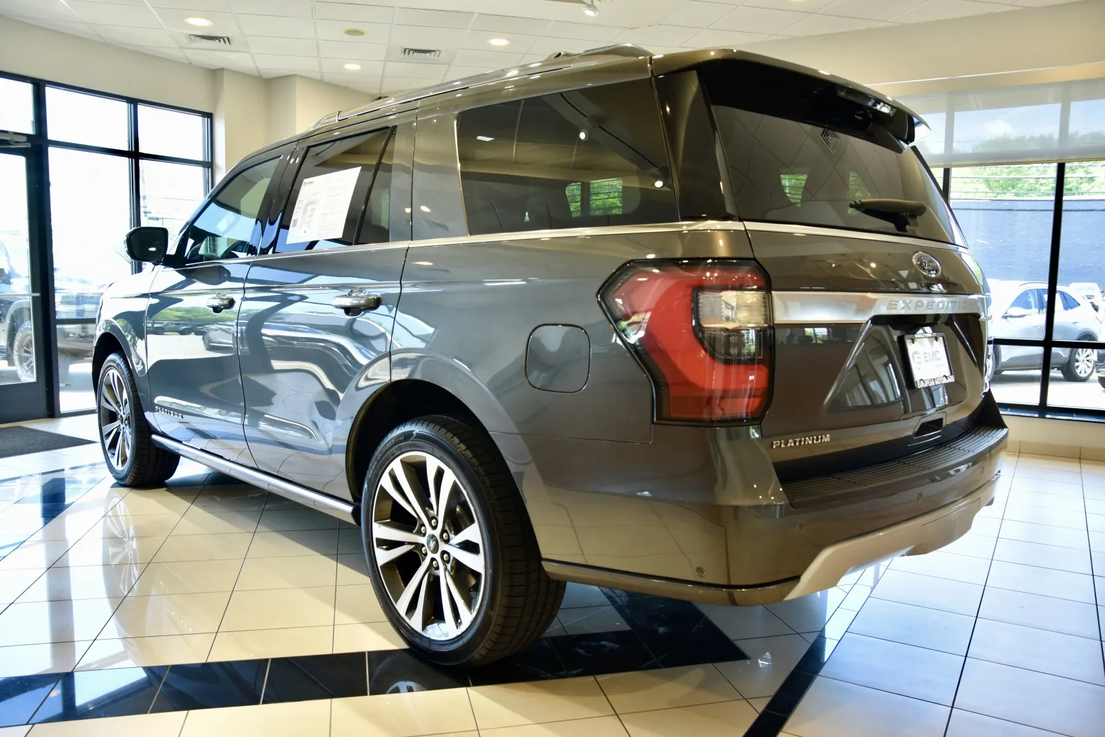 More photos of 2020 Ford Expedition Platinum at European Motorcars, CT