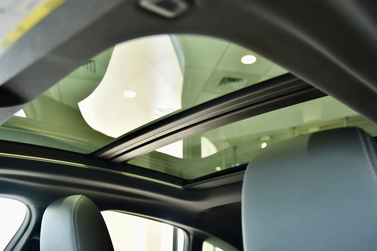 2024 BMW 2 Series M235i - Photo 18