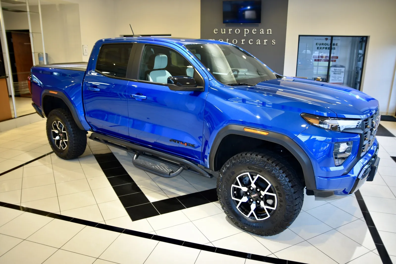 2023 GMC Canyon AT4X - Photo 8
