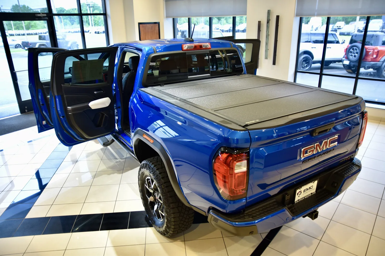 2023 GMC Canyon AT4X - Photo 9