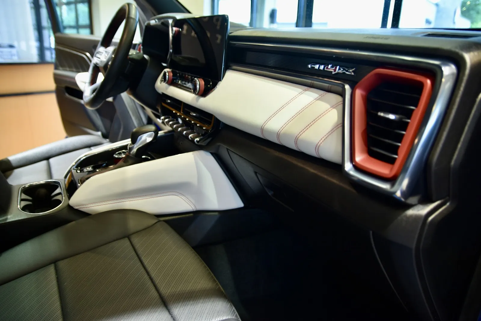 2023 GMC Canyon AT4X - Photo 29