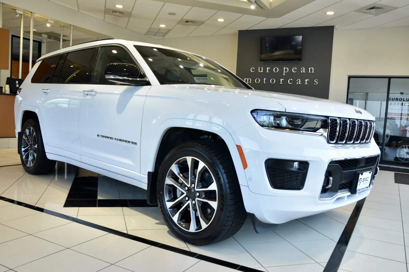 White 2023 Jeep Grand Cherokee L Overland for sale in Middletown, CT