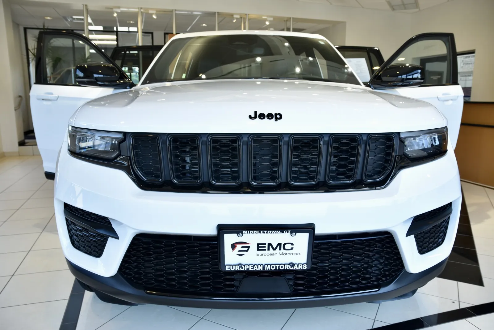 Photos of 2023 Jeep Grand Cherokee Altitude for sale in Middletown, CT at European Motorcars