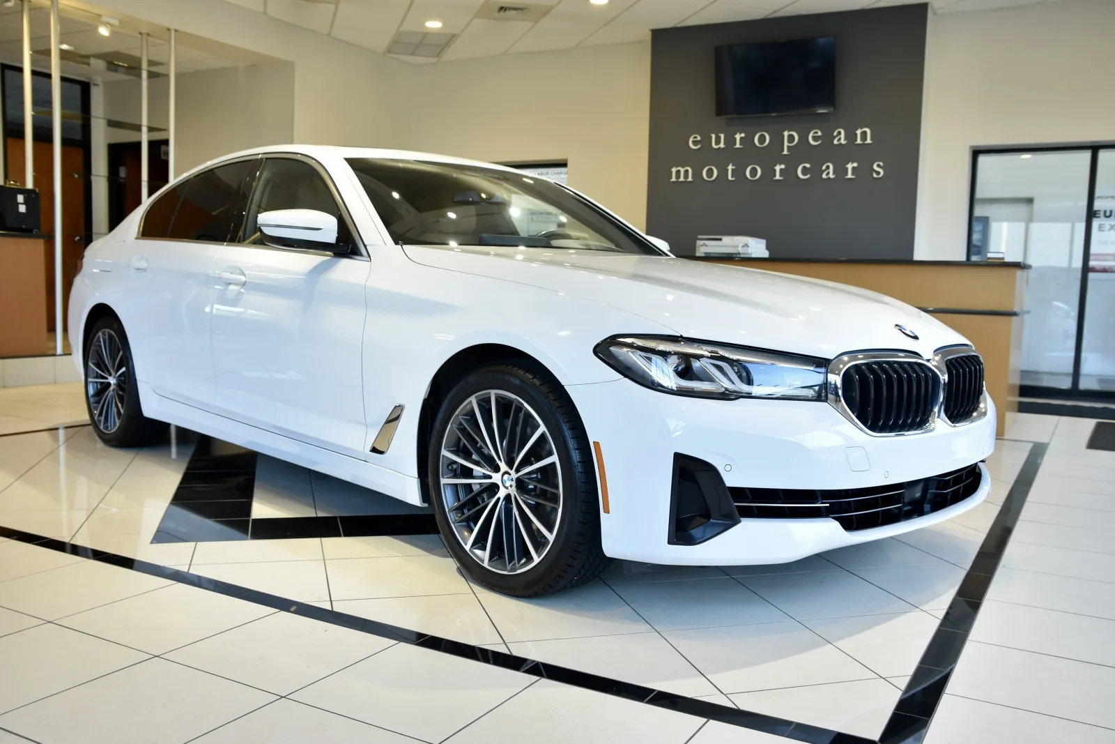 White 2022 BMW 5 Series 540i xDrive for sale in Middletown, CT